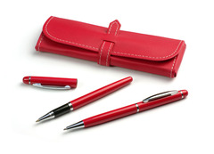 Elegant rødt skrivesæt med roller og kuglepen